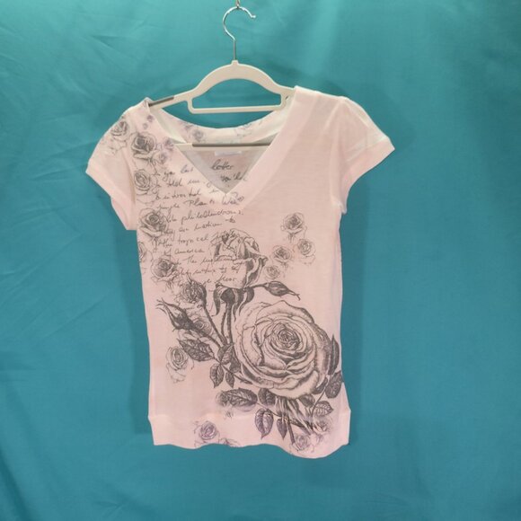 Bleu Clair By Claire Pettibone Womens V-Neck Rose Pattern Script T-Shirt Size M - Picture 1 of 10